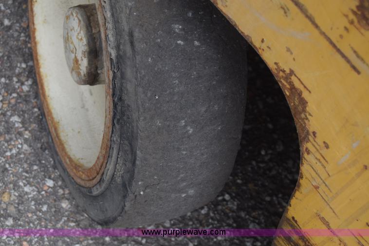 image for item K6725 Yale GLC050 forklift