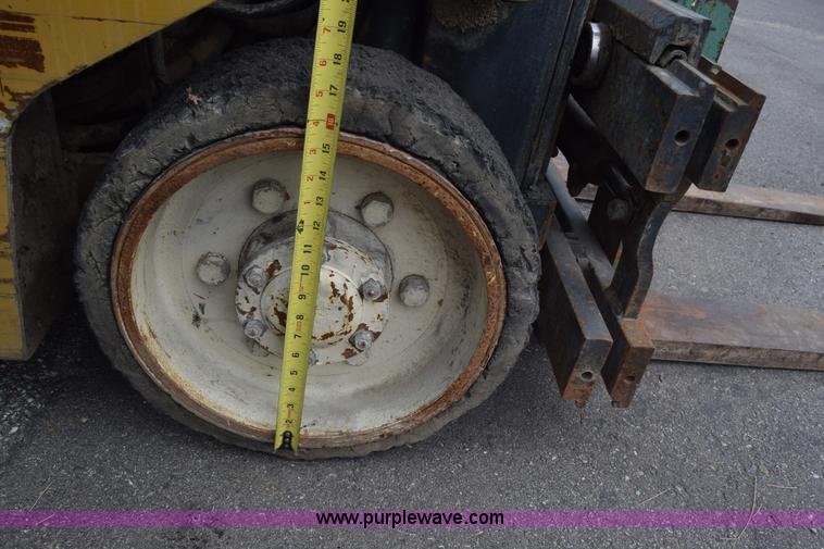 image for item K6725 Yale GLC050 forklift