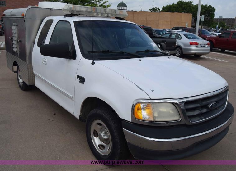 image for item K6738 2001 Ford F150 SuperCab pickup truck