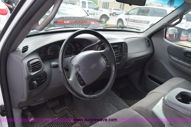 image for item K6738 2001 Ford F150 SuperCab pickup truck