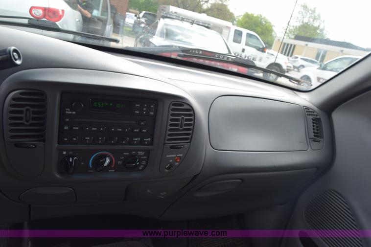 image for item K6738 2001 Ford F150 SuperCab pickup truck