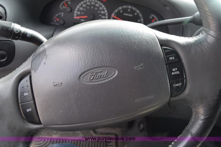 image for item K6738 2001 Ford F150 SuperCab pickup truck