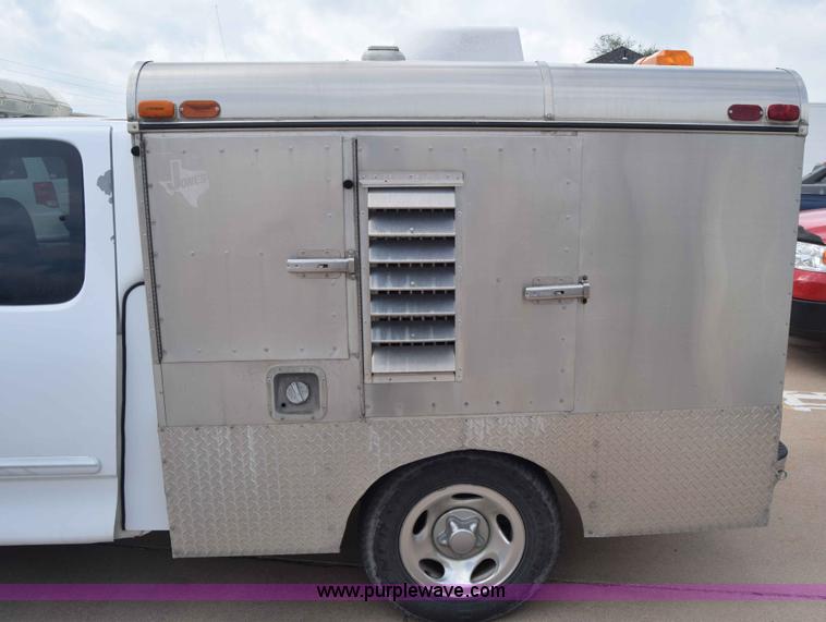 image for item K6738 2001 Ford F150 SuperCab pickup truck