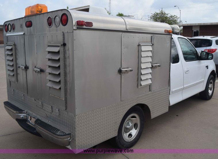 image for item K6738 2001 Ford F150 SuperCab pickup truck