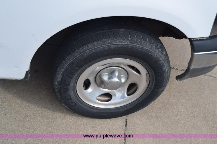 image for item K6738 2001 Ford F150 SuperCab pickup truck