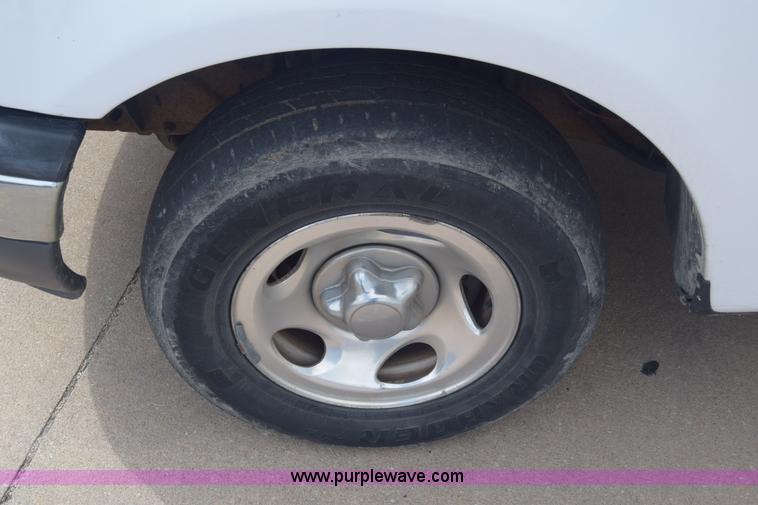 image for item K6738 2001 Ford F150 SuperCab pickup truck