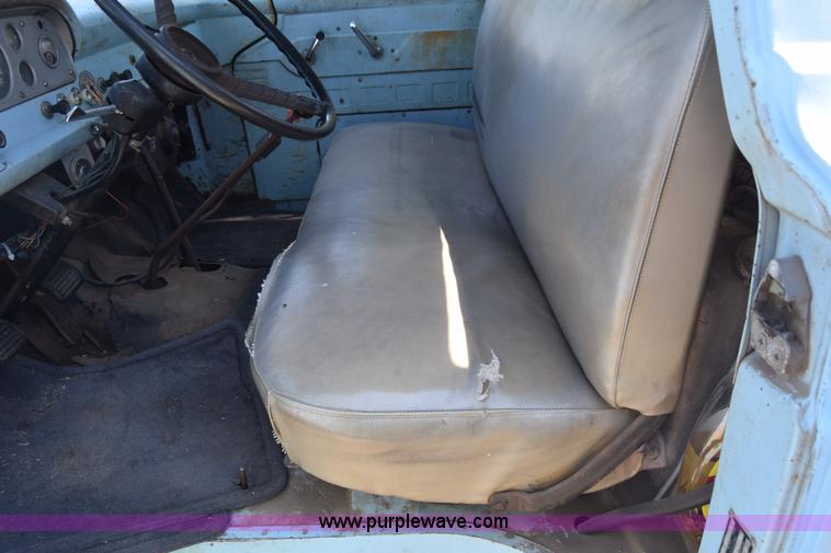 image for item K6739 1957 Ford F600 flatbed truck