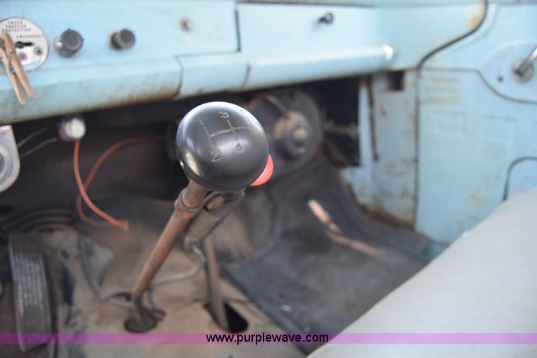 image for item K6739 1957 Ford F600 flatbed truck