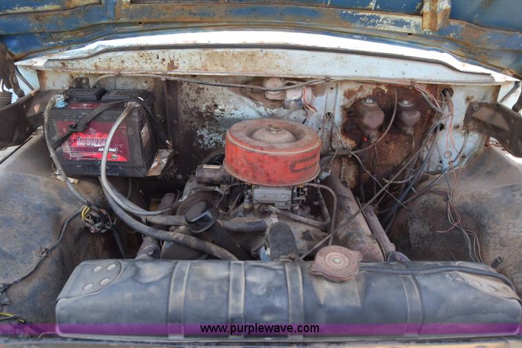 image for item K6739 1957 Ford F600 flatbed truck