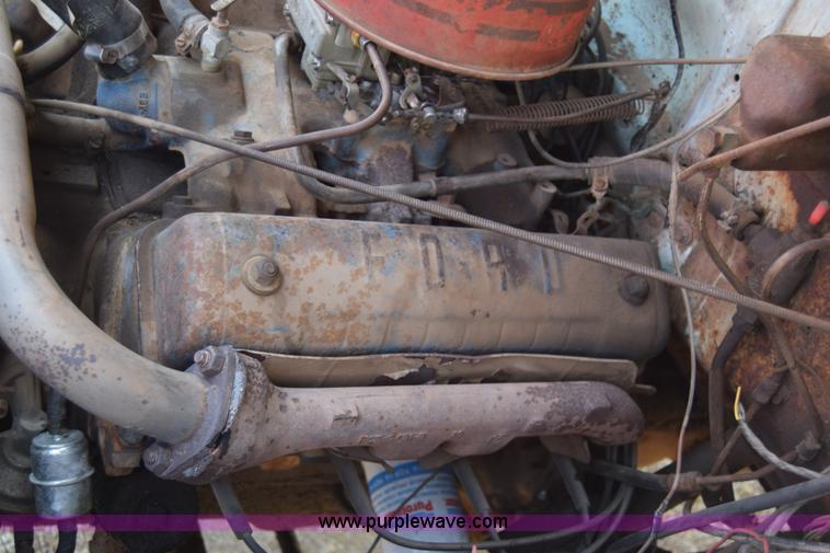 image for item K6739 1957 Ford F600 flatbed truck