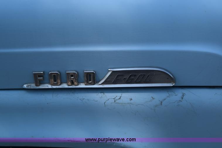 image for item K6739 1957 Ford F600 flatbed truck