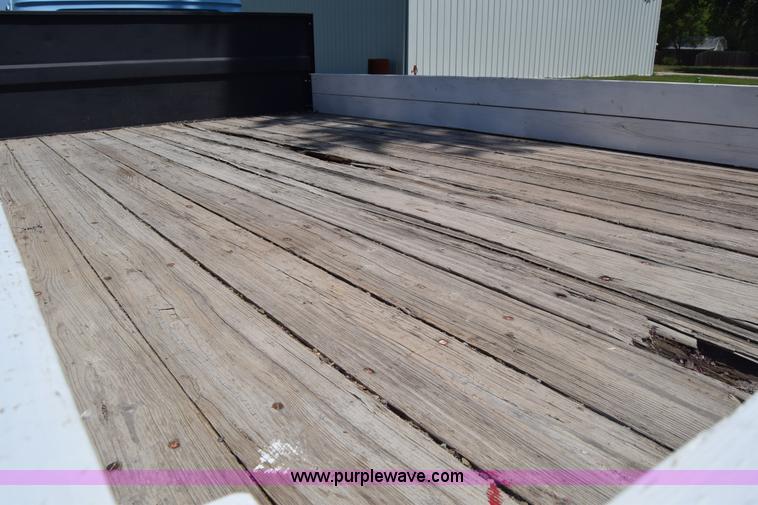 image for item K6739 1957 Ford F600 flatbed truck