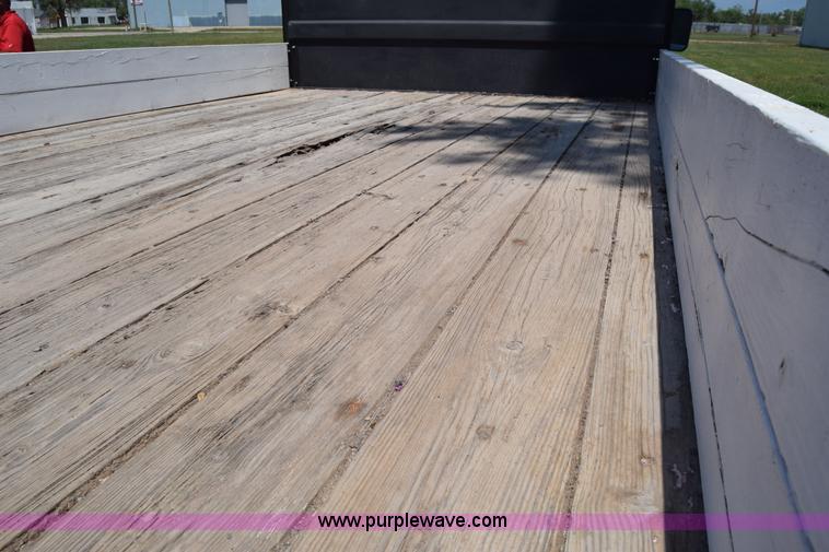 image for item K6739 1957 Ford F600 flatbed truck