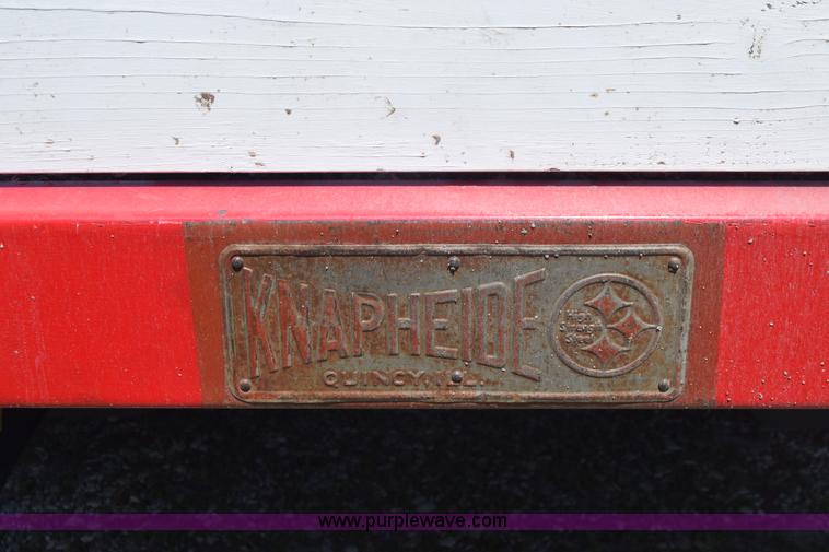 image for item K6739 1957 Ford F600 flatbed truck