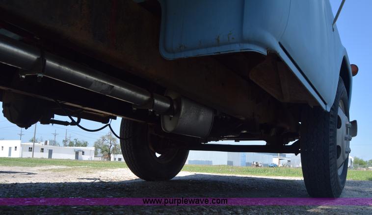 image for item K6739 1957 Ford F600 flatbed truck