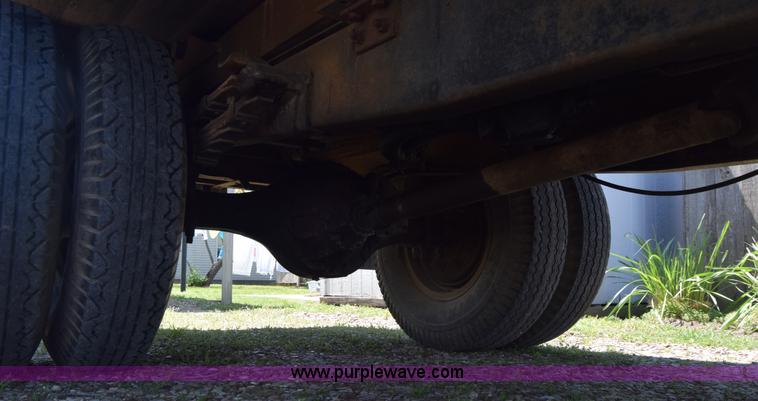 image for item K6739 1957 Ford F600 flatbed truck