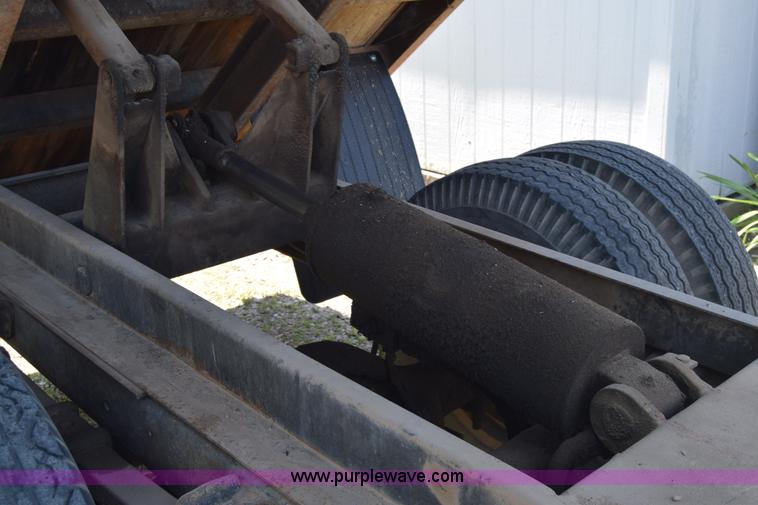 image for item K6739 1957 Ford F600 flatbed truck