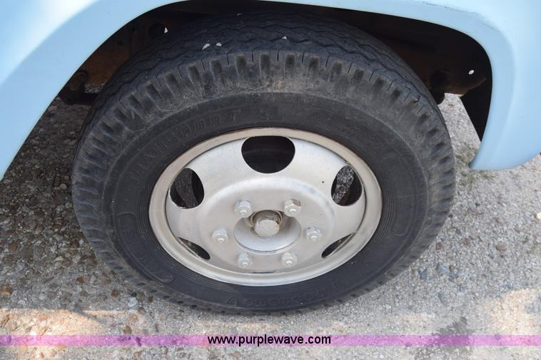 image for item K6739 1957 Ford F600 flatbed truck