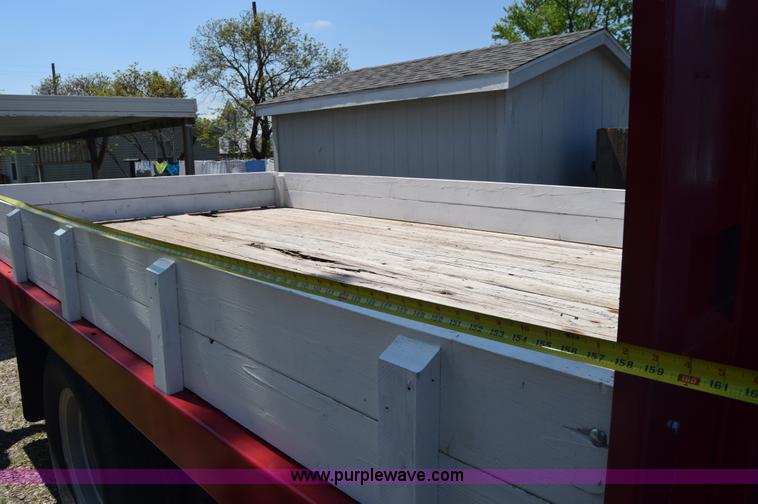 image for item K6739 1957 Ford F600 flatbed truck