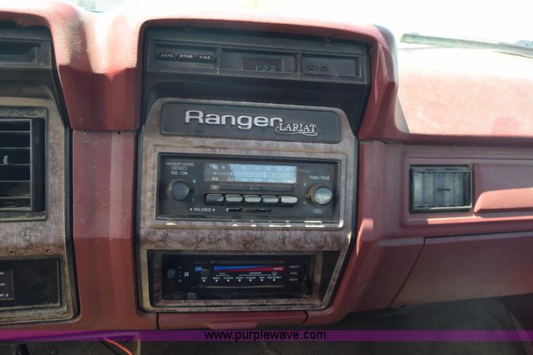 image for item K6746 1985 Ford F350 flatbed pickup truck