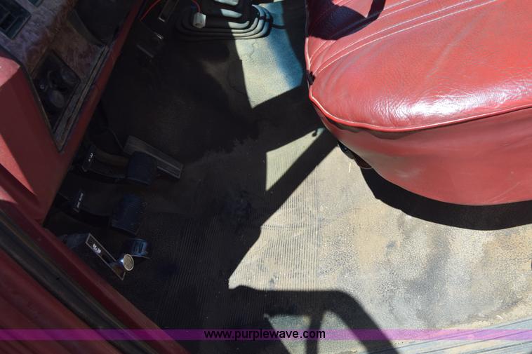 image for item K6746 1985 Ford F350 flatbed pickup truck