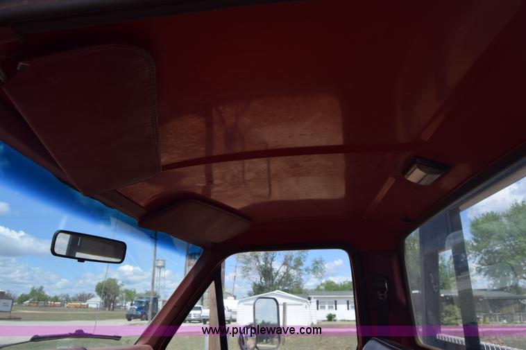 image for item K6746 1985 Ford F350 flatbed pickup truck