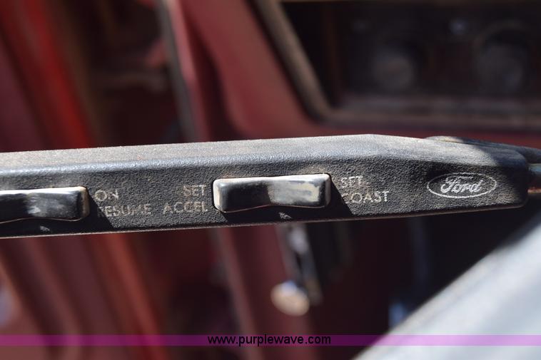 image for item K6746 1985 Ford F350 flatbed pickup truck