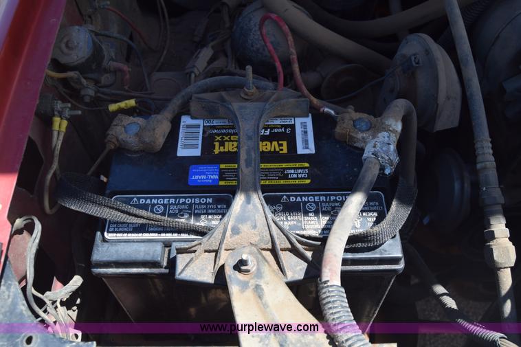 image for item K6746 1985 Ford F350 flatbed pickup truck