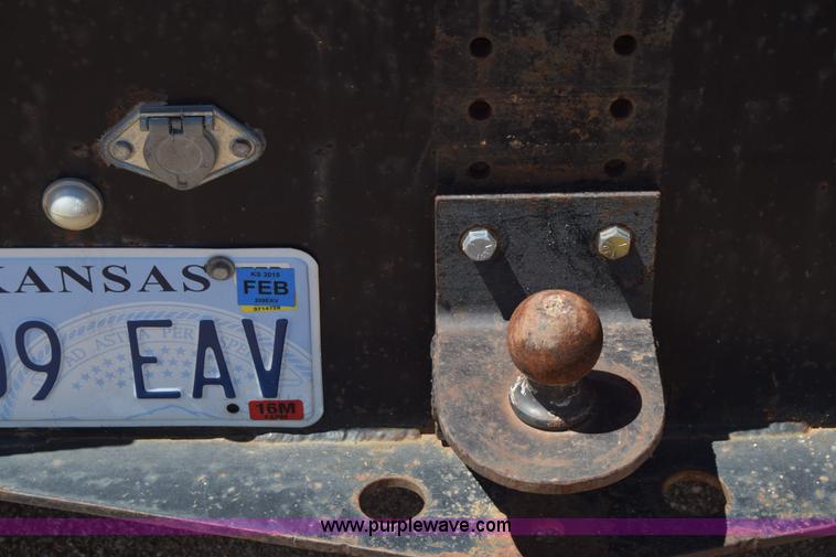 image for item K6746 1985 Ford F350 flatbed pickup truck