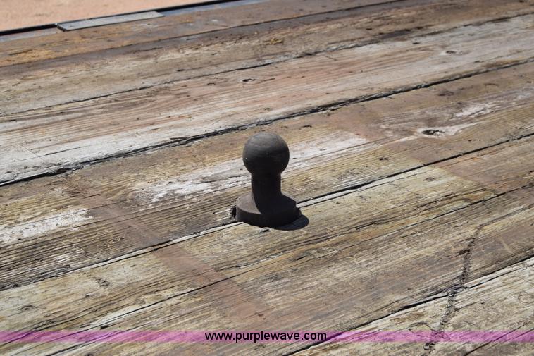 image for item K6746 1985 Ford F350 flatbed pickup truck