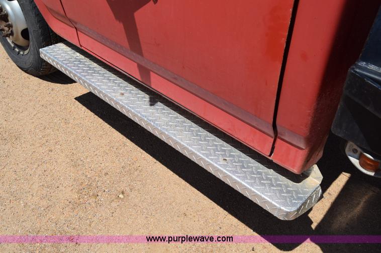 image for item K6746 1985 Ford F350 flatbed pickup truck