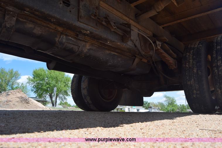 image for item K6746 1985 Ford F350 flatbed pickup truck