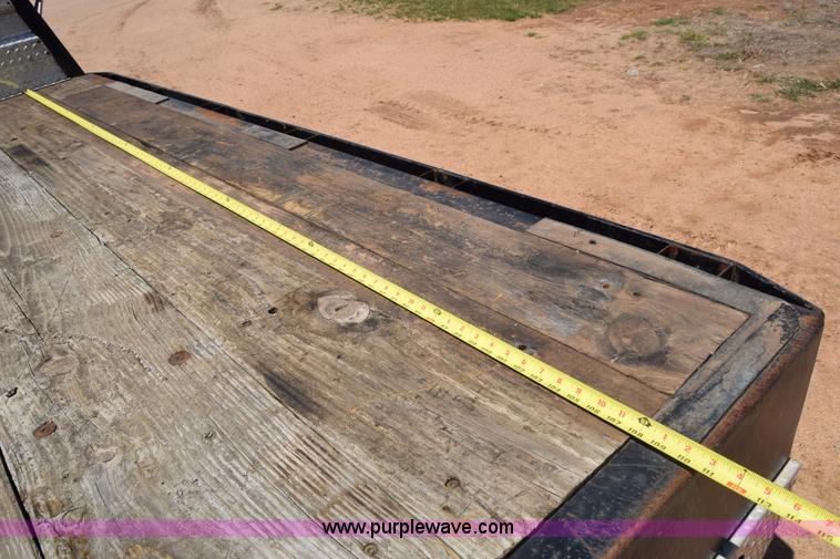 image for item K6746 1985 Ford F350 flatbed pickup truck