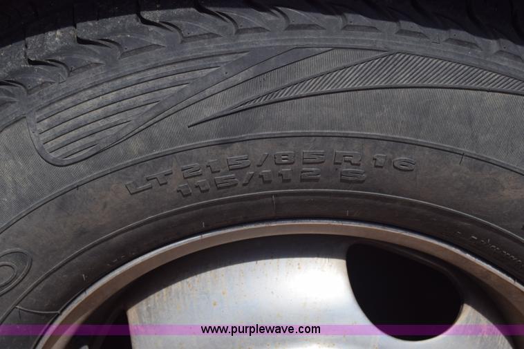 image for item K6746 1985 Ford F350 flatbed pickup truck