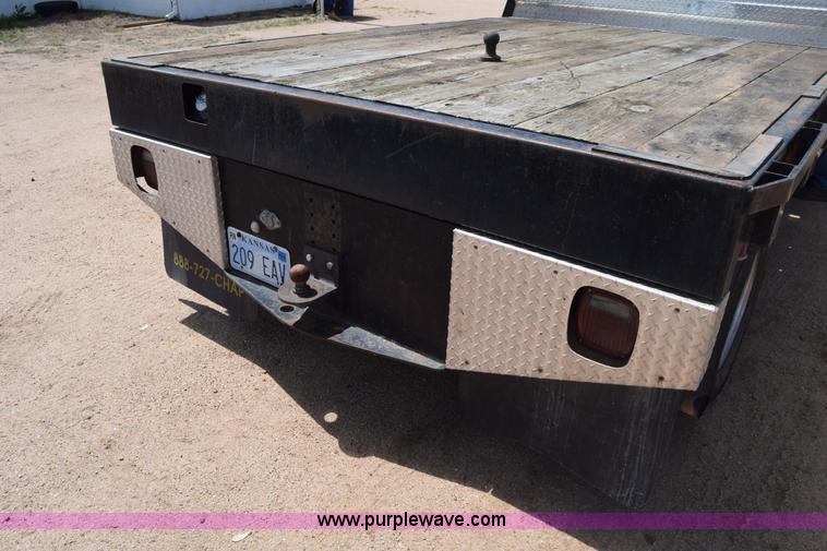 image for item K6746 1985 Ford F350 flatbed pickup truck