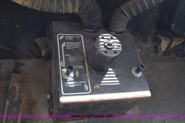 image for item K6747 1963 Ford Econoline E100 van