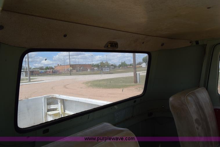 image for item K6747 1963 Ford Econoline E100 van