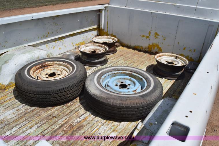 image for item K6747 1963 Ford Econoline E100 van