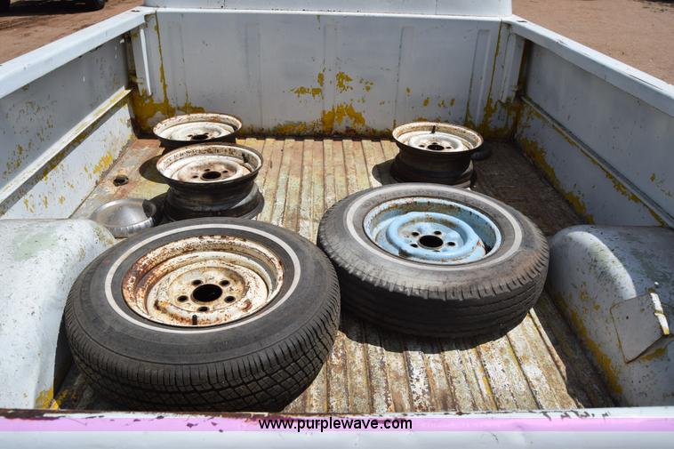 image for item K6747 1963 Ford Econoline E100 van