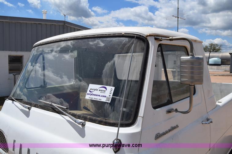 image for item K6747 1963 Ford Econoline E100 van