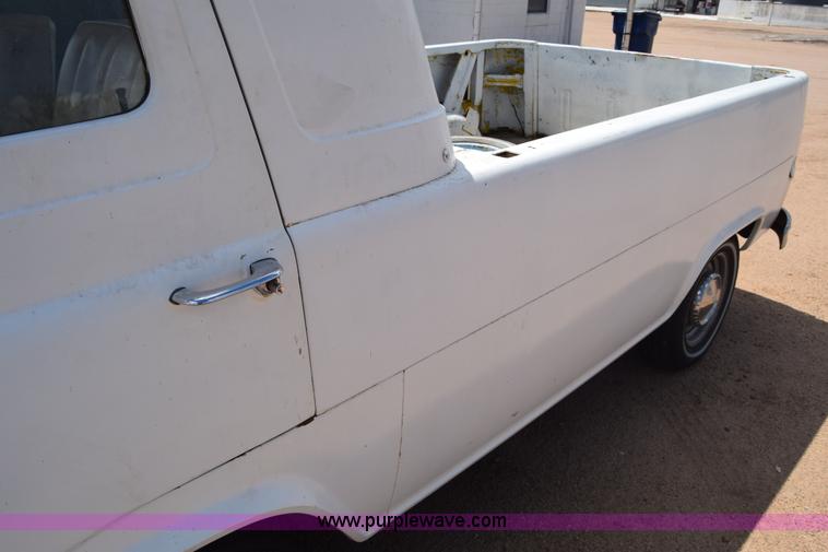 image for item K6747 1963 Ford Econoline E100 van