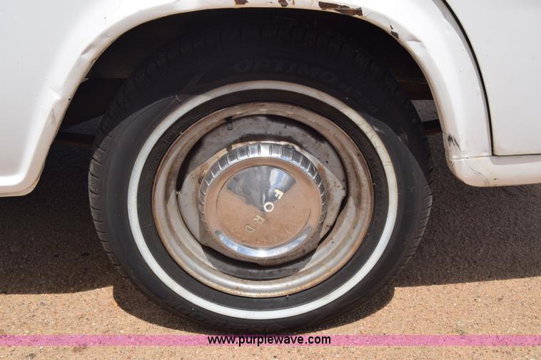 image for item K6747 1963 Ford Econoline E100 van