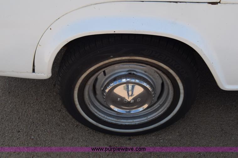 image for item K6747 1963 Ford Econoline E100 van