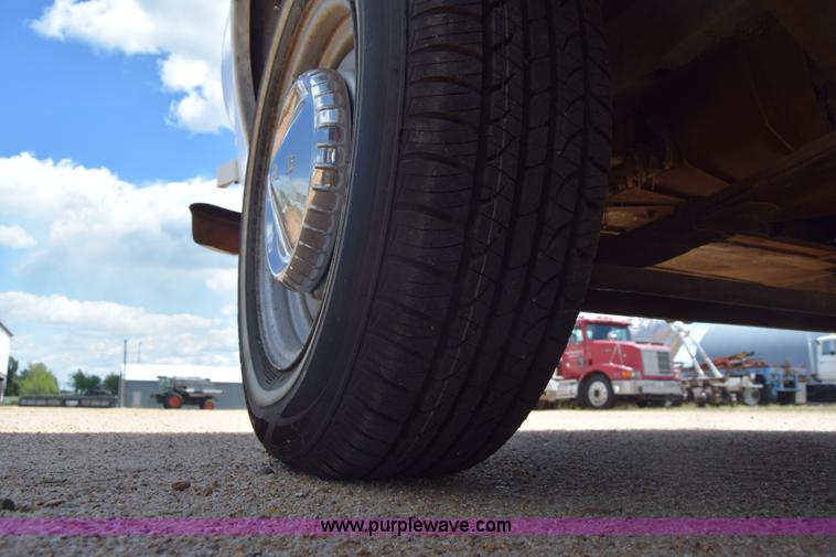 image for item K6747 1963 Ford Econoline E100 van