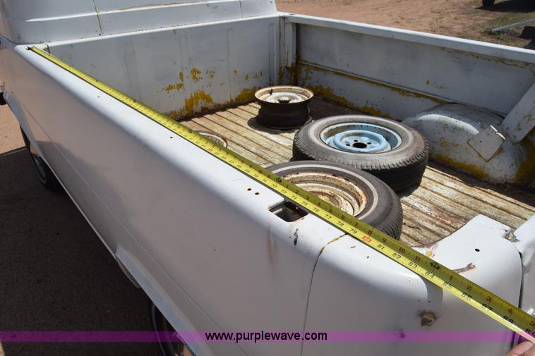 image for item K6747 1963 Ford Econoline E100 van