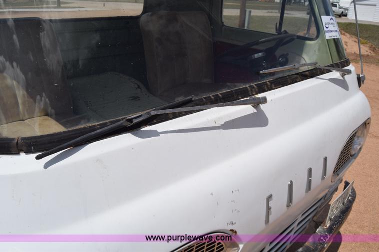 image for item K6747 1963 Ford Econoline E100 van