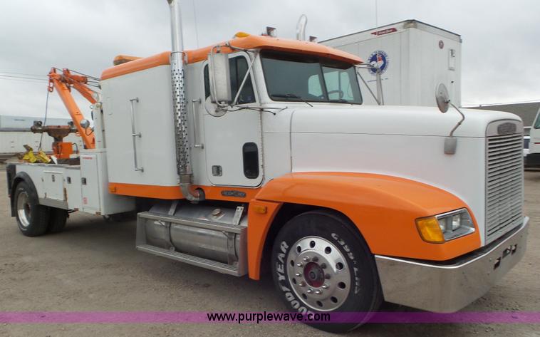 image for item K6766 1993 Freightliner FLD tow truck