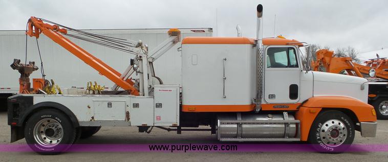 image for item K6766 1993 Freightliner FLD tow truck