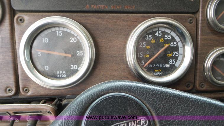 image for item K6766 1993 Freightliner FLD tow truck