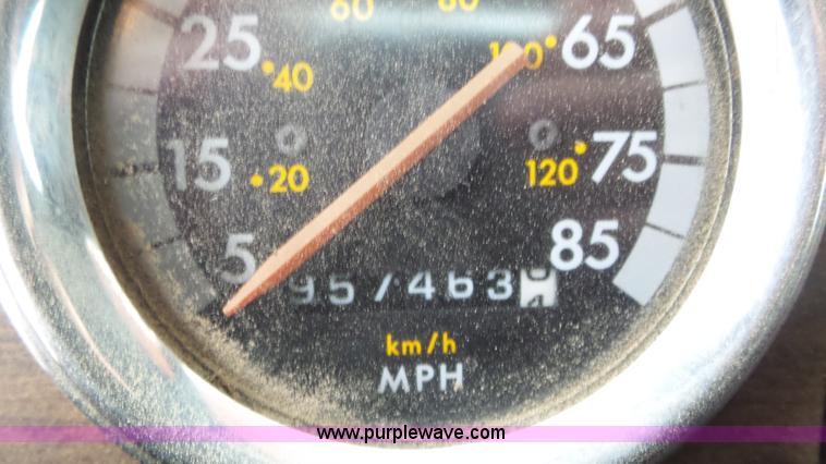 image for item K6766 1993 Freightliner FLD tow truck